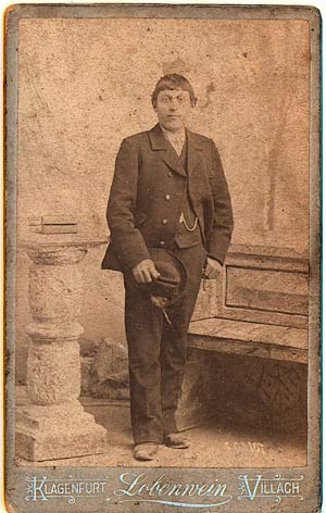 Antonio Marcellino David (1864-1937) ritratto in posa durante la permanenza in Austria (Arch. R. David).