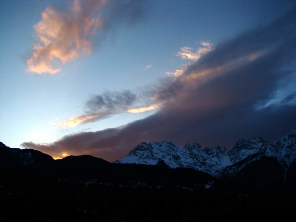 Alba da Lozzo verso il Miaron e il Cridola