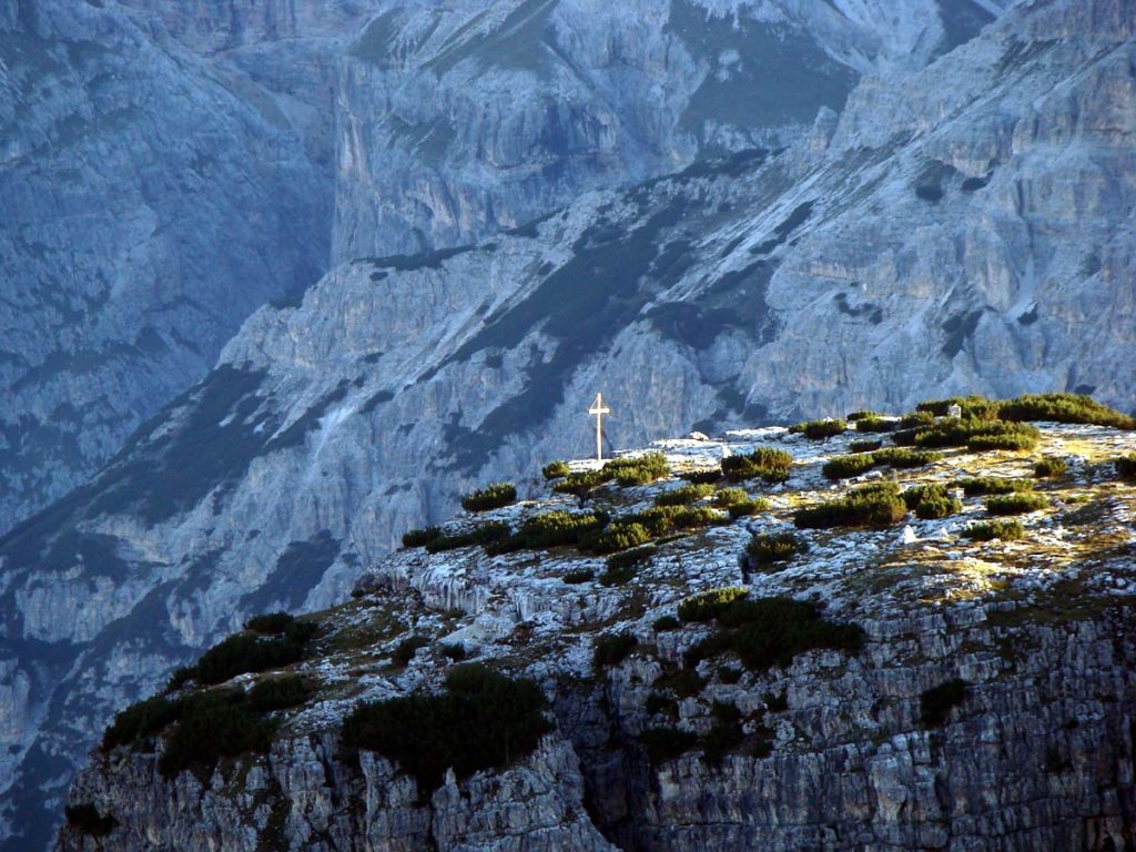 Croce di Dobbiaco sul M. Piano dalla sommità del M. Piana