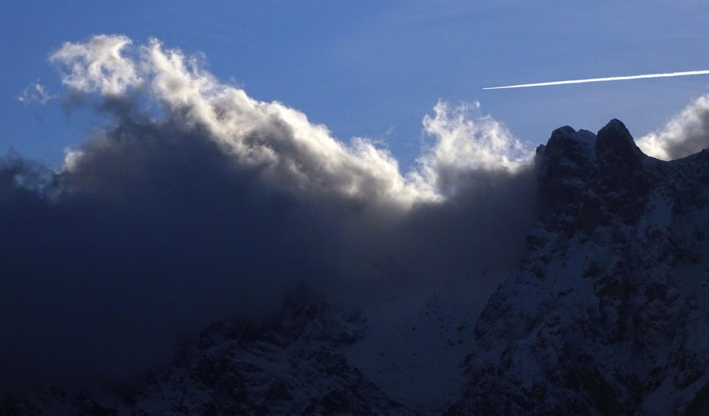 Croda Bianca (avvolta dalle nubi), Cimon del Froppa e Selle Est da Fagaredo in Val Ambata