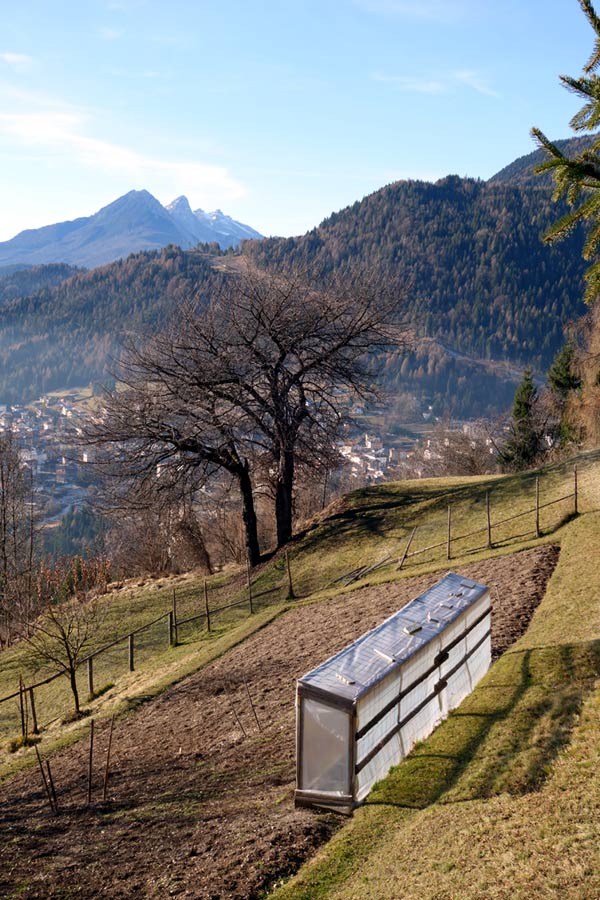 A pochi passi dalla piazza di Grea, salendo verso Croda