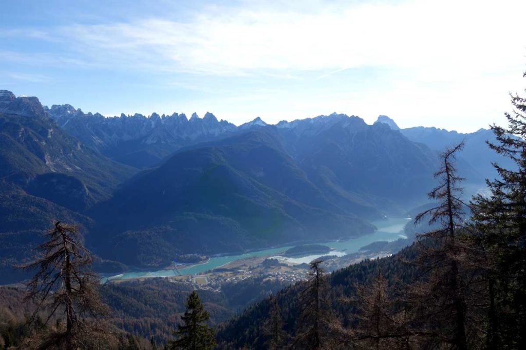 Lago di Centro Cadore dalla cresta di Croda