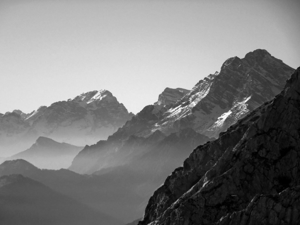 Civetta, Spalla Sud del Pelmo e Antelao salendo alla cima ovest del M. Brentoni