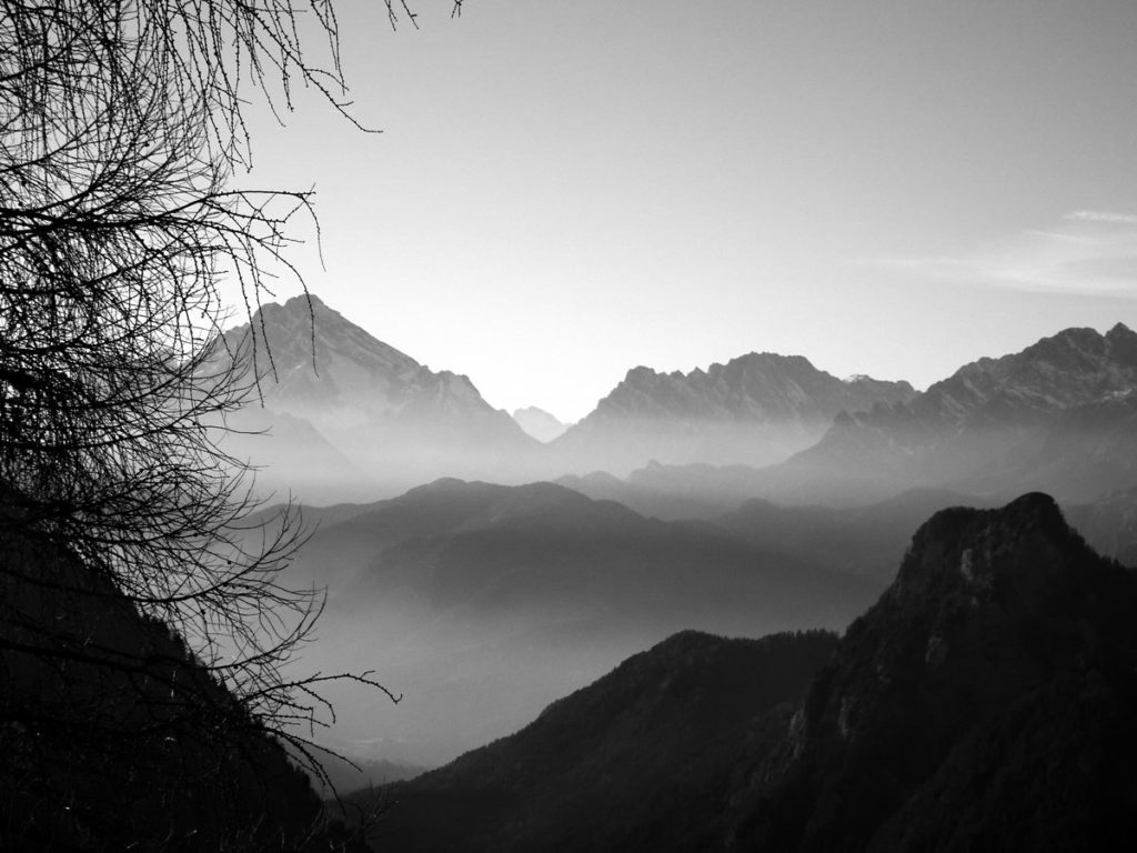 Antelao, Forcella Piccola con retrostante la Marmolada, Cima Scotter e Cime Bastioni dai fianchi del Col Rementera