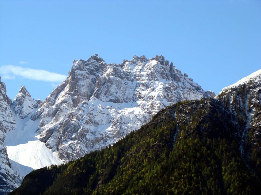 Torre Both e Cridola dopo una breve nevicata primaverile