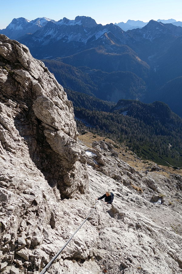 Verso Bivera, Clapsavon, Crodon di Tiarfin e Tudai di Razzo dalla salita alla cima ovest di M. Brentoni