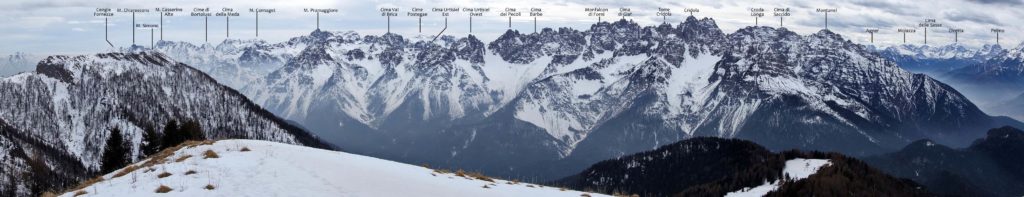 Panorama dal Col Rosolo verso i Monfalconi e il gruppo del Cridola (con oronimi)