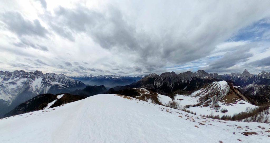 Panoramica da Col Rosolo 2139 m (nei pressi di Malga Doana)