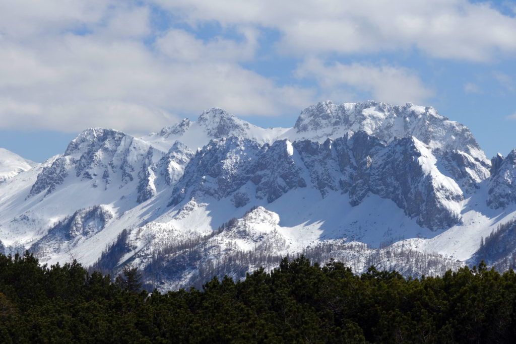 Il Tiarfin con la cresta dei Tudai di Razzo dal M. Losco